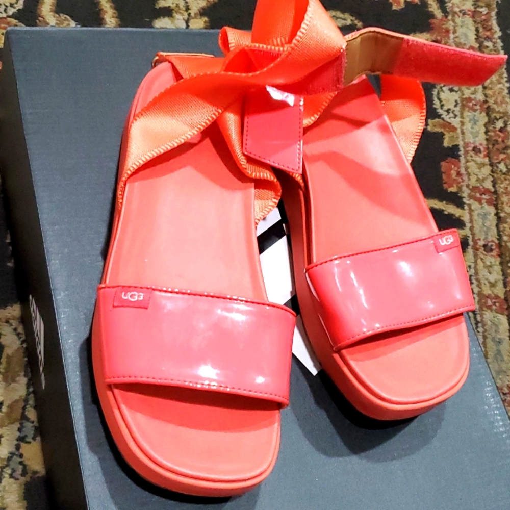 Ugg sandal